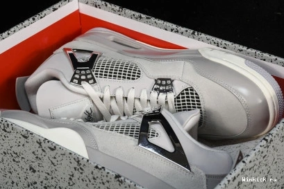 Moments” WMNS Jordan 4 Air “Frozen 0927